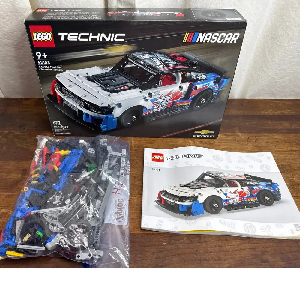 Lego Technic Nascar Next Generation Chevrolet Camaro 42153 Complete RETIRED Set